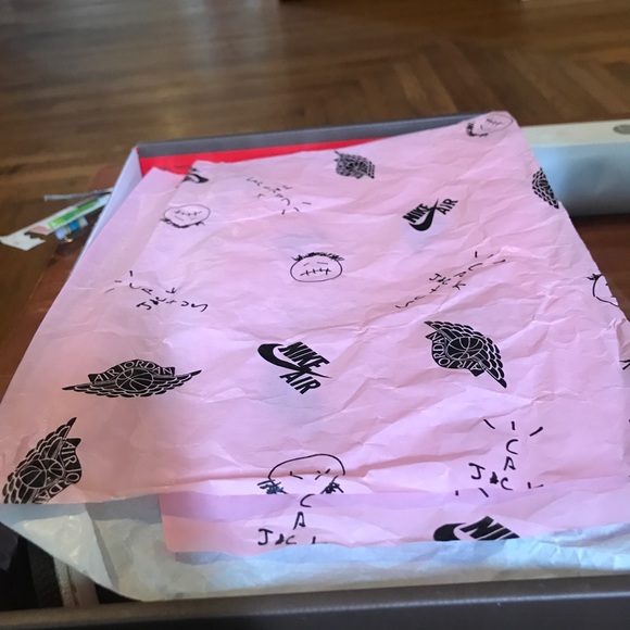 Travis Scott Jordan 1 - Picture 7 of 7